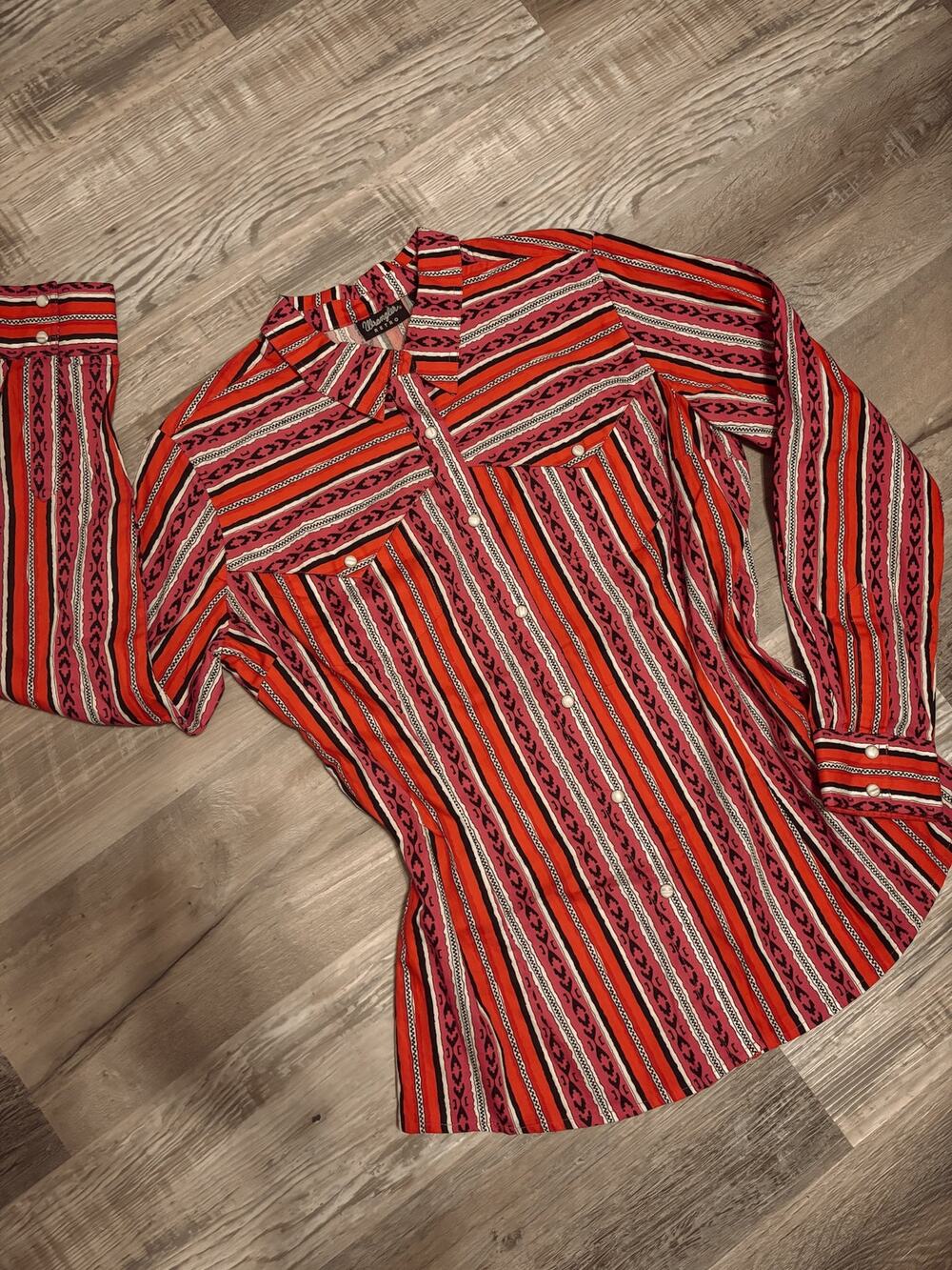 wrangler retro pink aztec pearl snap